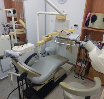  למכירה – תכולת מרפאת שיניים קומפלט